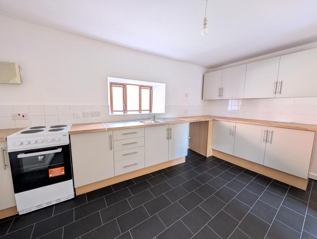 Apartment in Kettering, North Northamptonshire - View 4