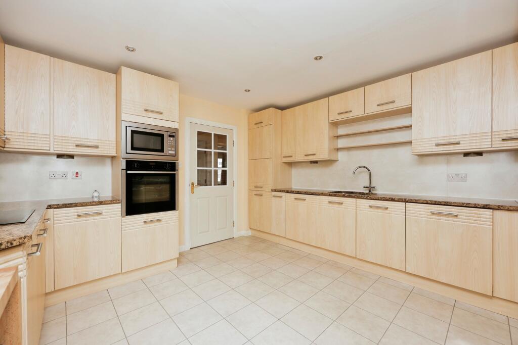 Apartment in Edinburgh, Cramond - View 4