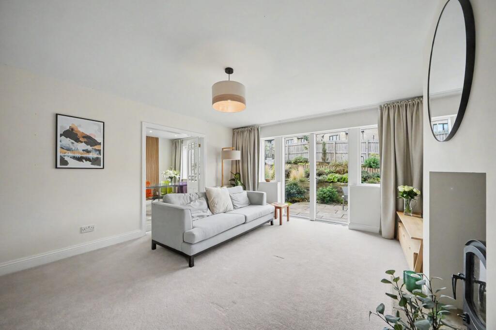 House in Kirklees, West Yorkshire - More