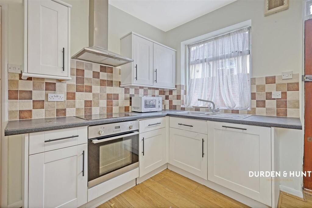 House in Romford - More