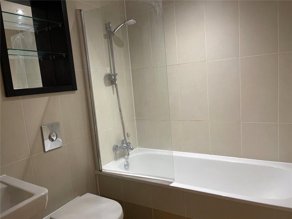 Apartment in Leeds, Steander, Richmond Hill - More