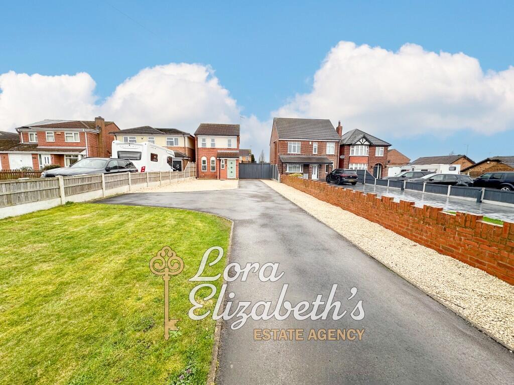 Main image of property: Leeming Lane North, Mansfield Woodhouse, Nottinghamshire, NG19