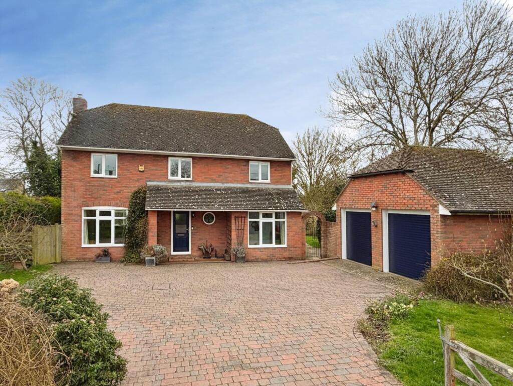 Main image of property: APPLEDORE