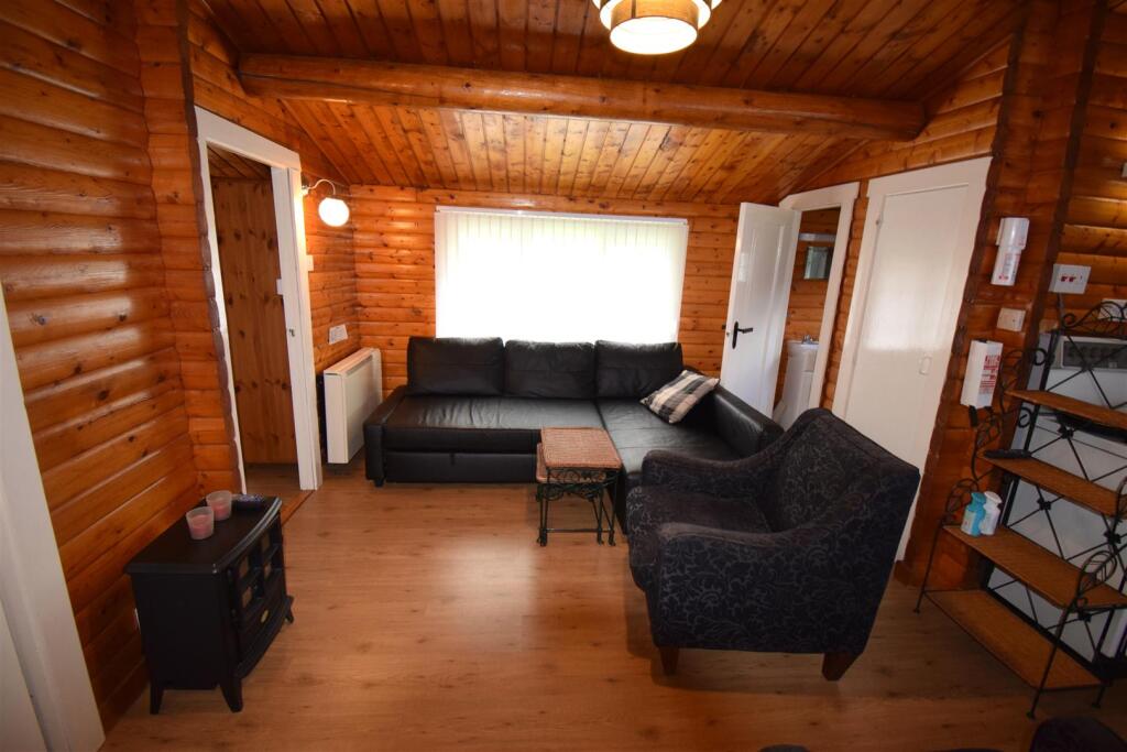 Ring Road Round Trawsfynydd Holiday Village, Bronaber photo 3