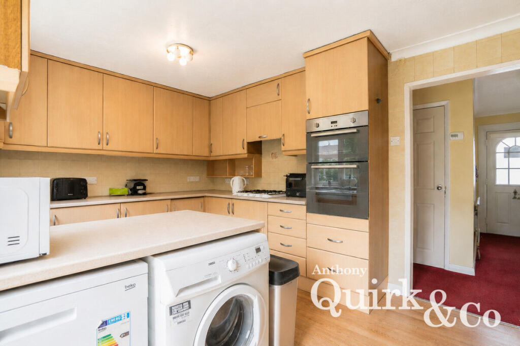 House in Castle Point, Canvey Island - View 2