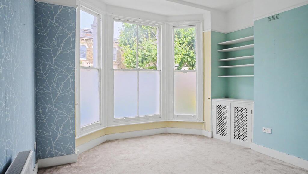 Apartment in London, Hammersmith - View 2