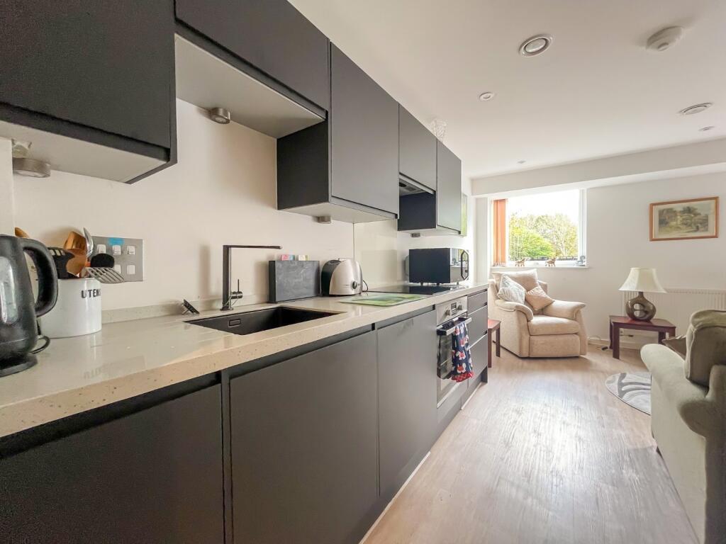 Apartment in Bristol - View 3