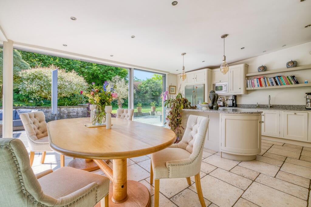 House in Glastonbury, Somerset - View 6