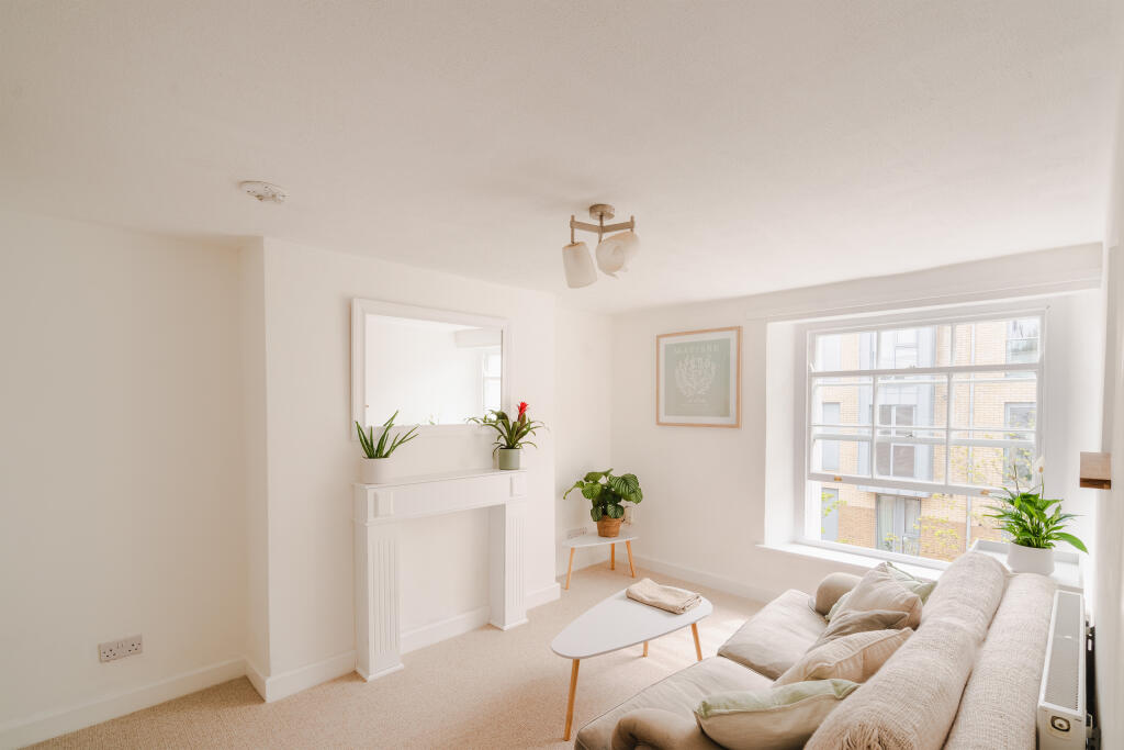 Main image of property: Bath Buildings, Montpelier, Bristol