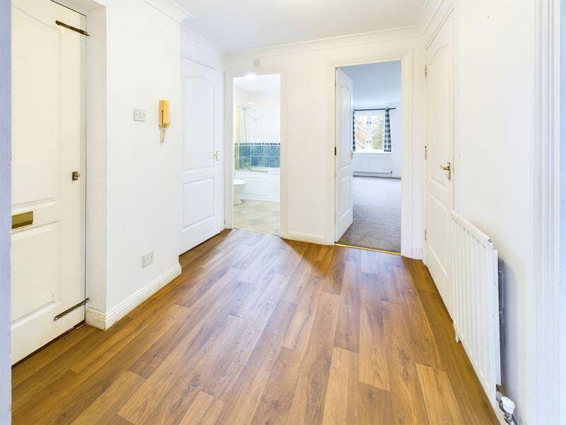 Apartment in Croydon - View 2