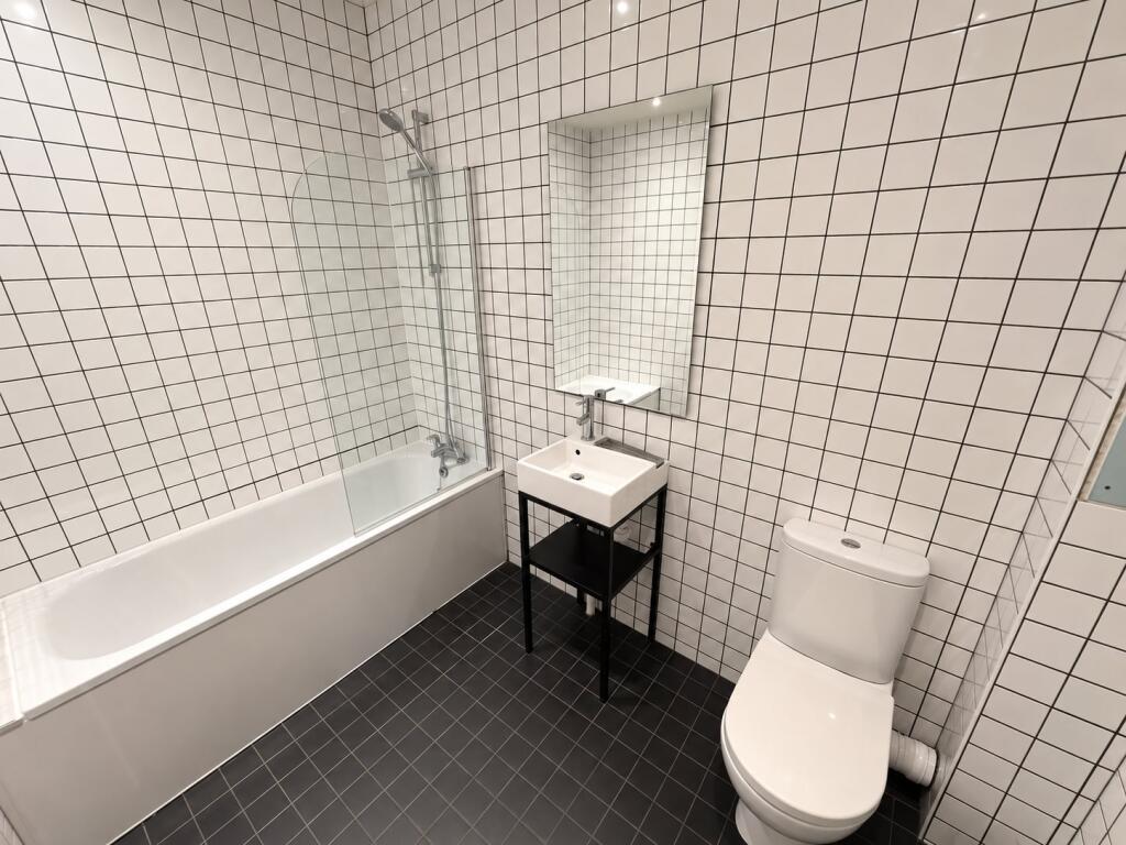 Apartment in Liverpool - More