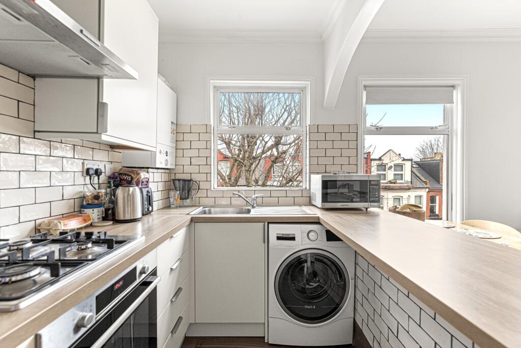 Hampden Road, Haringey, N8 photo 3