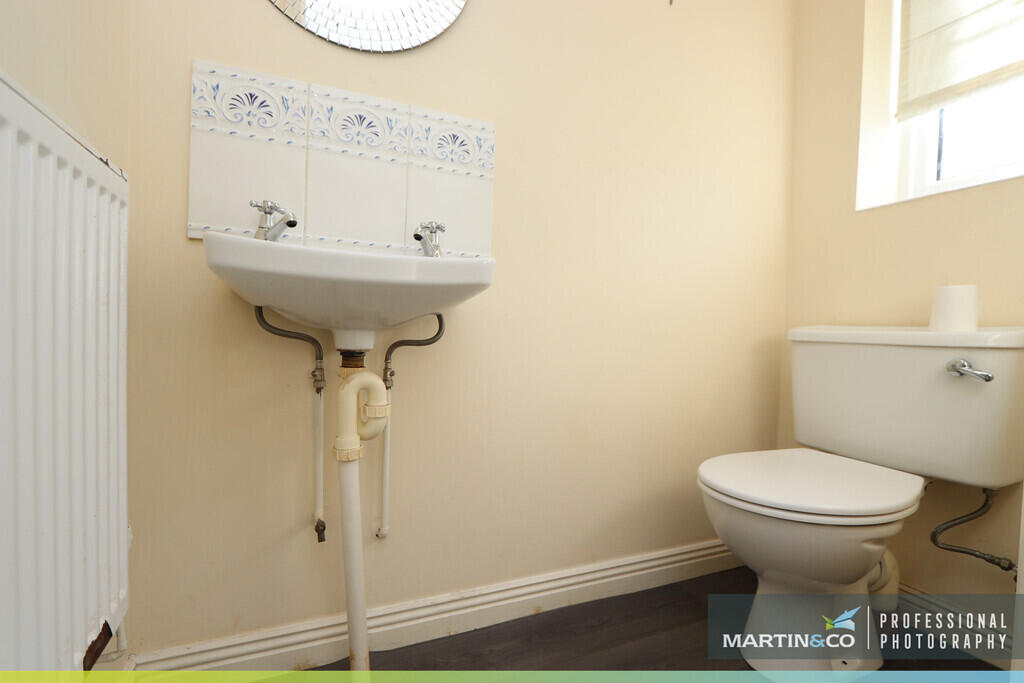 House in Newport, Cefn, Rogerstone - More