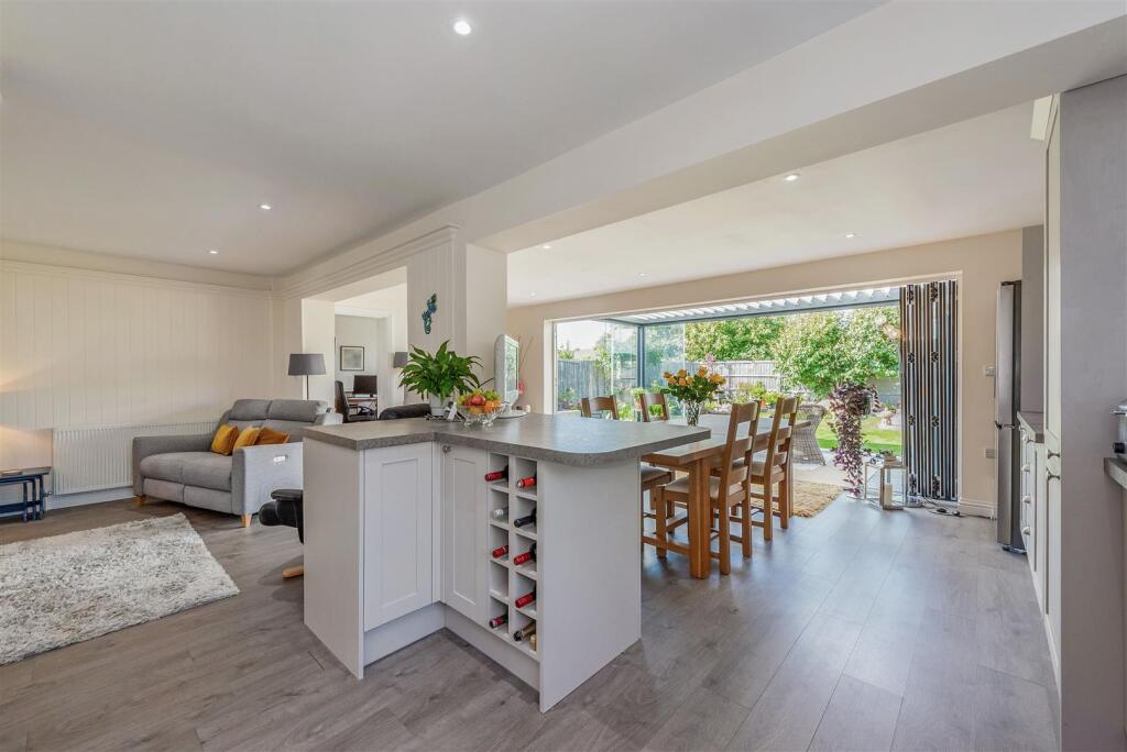 House in Chichester, West Wittering - More