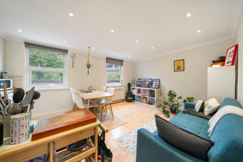 Main image of property: Hornsey road, Holloway