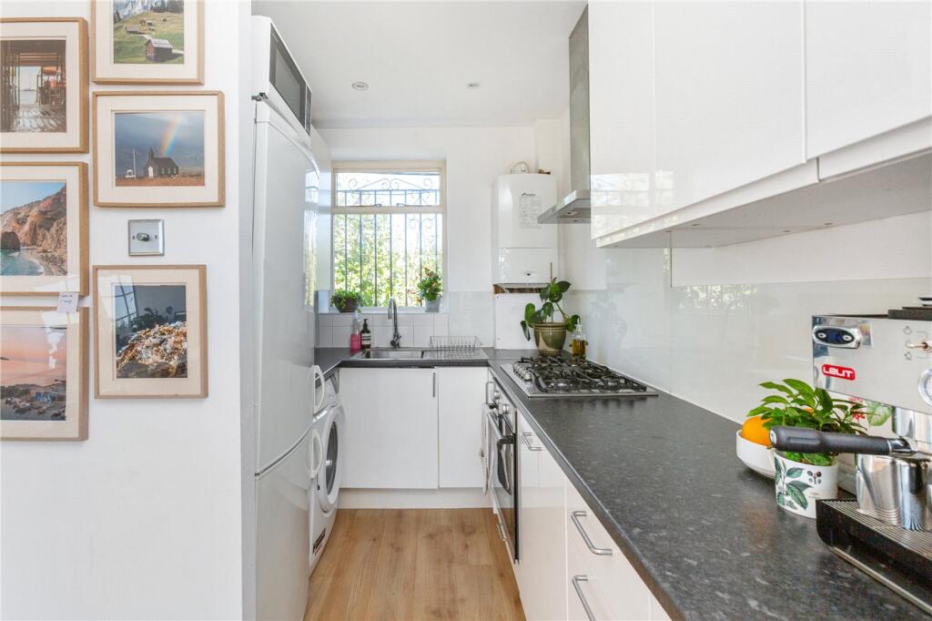 Apartment in London - More