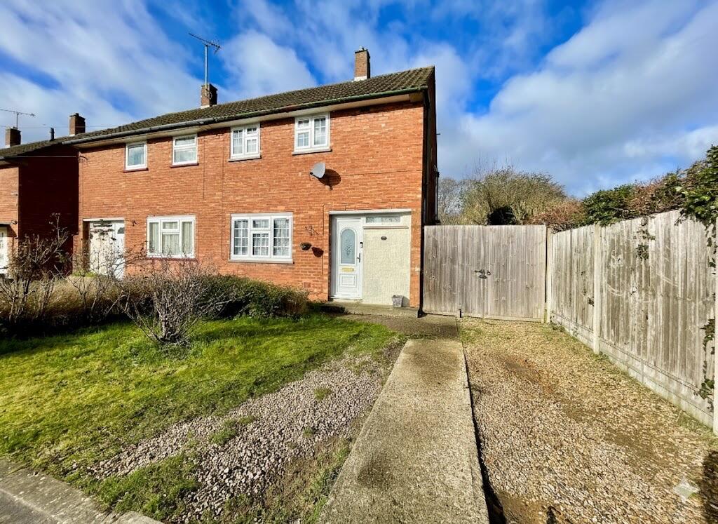 2-bed semi-detached on Wycliffe Close, Luton, Bedfordshire, LU3 2HS, £280,000