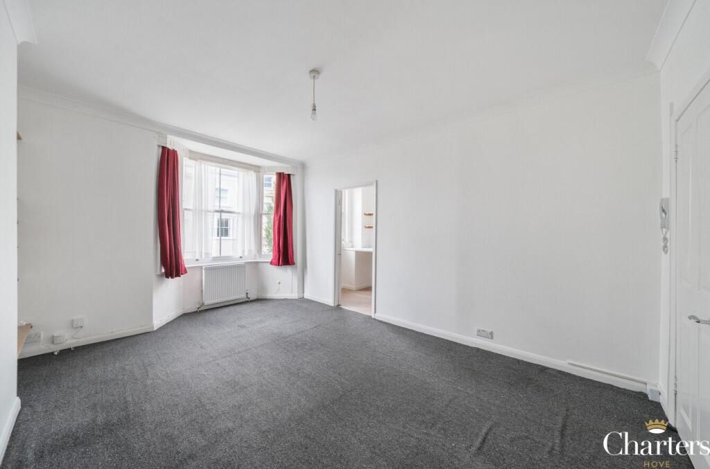 Apartment in Hove, Brunswick - View 4