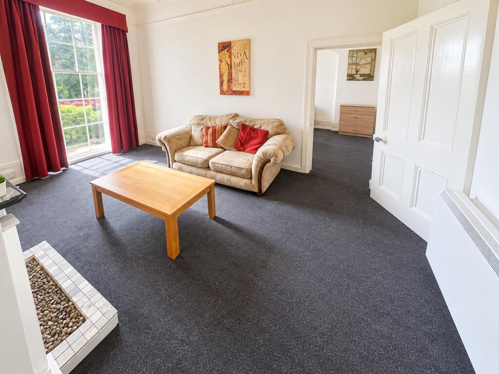 Apartment in Coventry - More