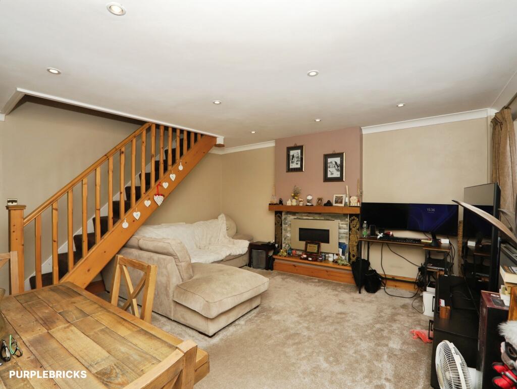 House in Newport - View 5