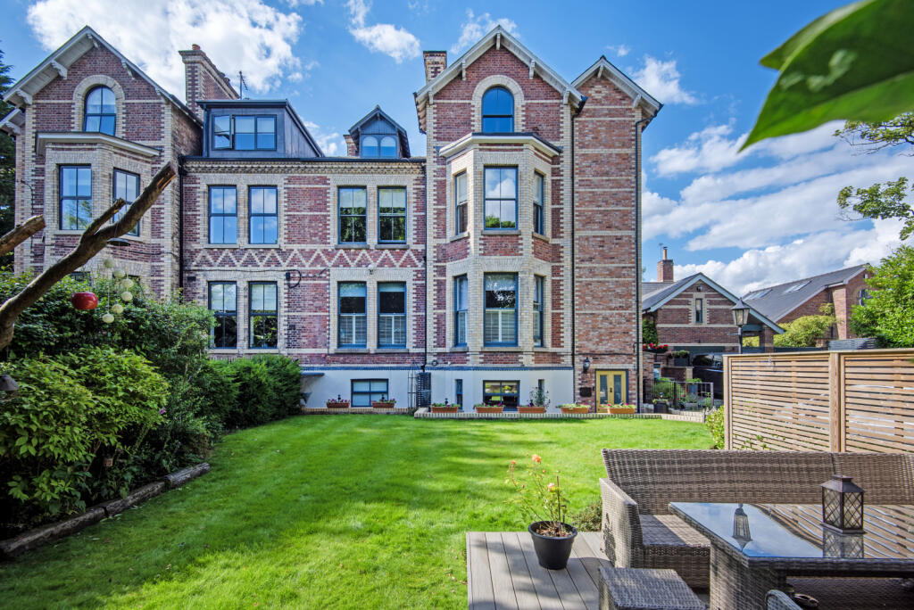 Main image of property: Daveylands, Wilmslow, Cheshire, SK9
