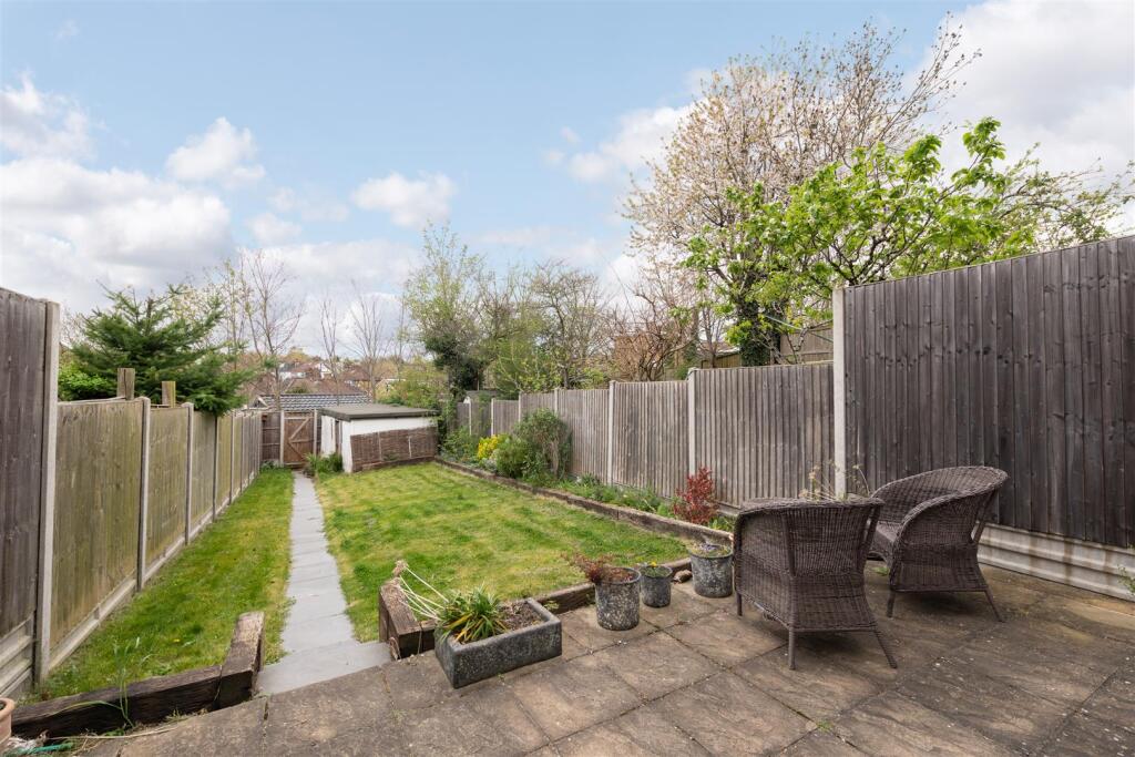 House in London, Oakwood, Southgate - View 2