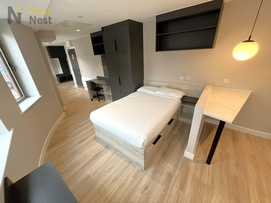 Main image of property: Premium studio midfloor, Briggate Studios,  Leeds, LS1 6AA