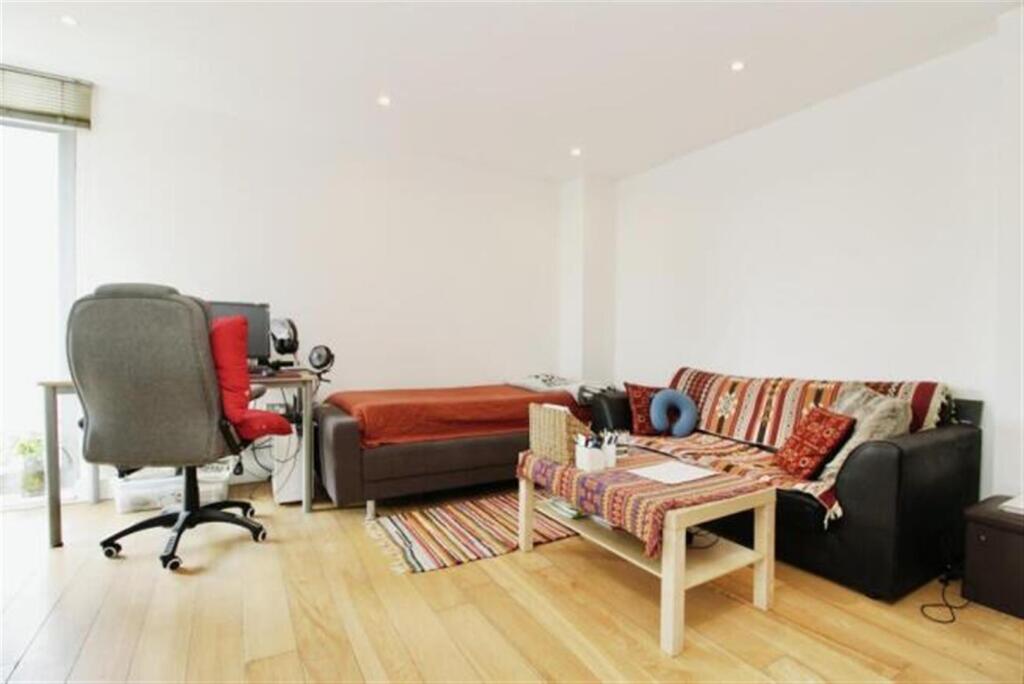 Apartment in Cardiff, Castle - View 4