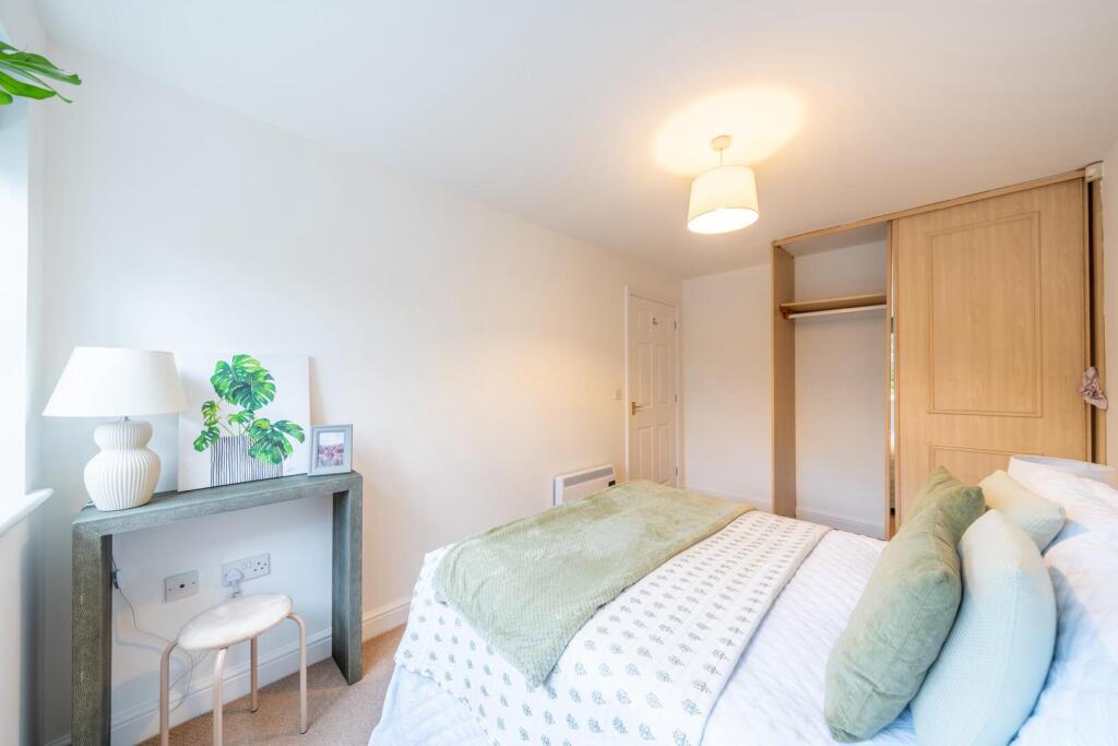 Apartment in Rushcliffe, Lady Bay - More