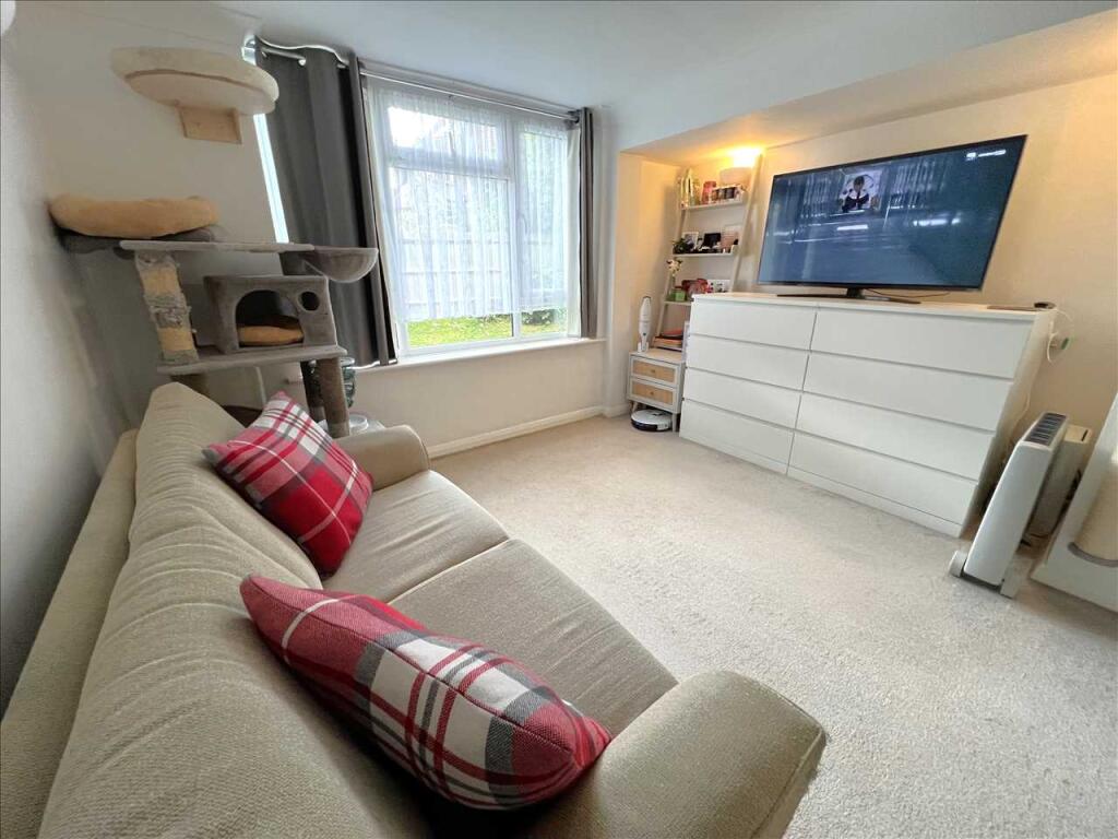 Apartment in Horsham, West Sussex - View 2