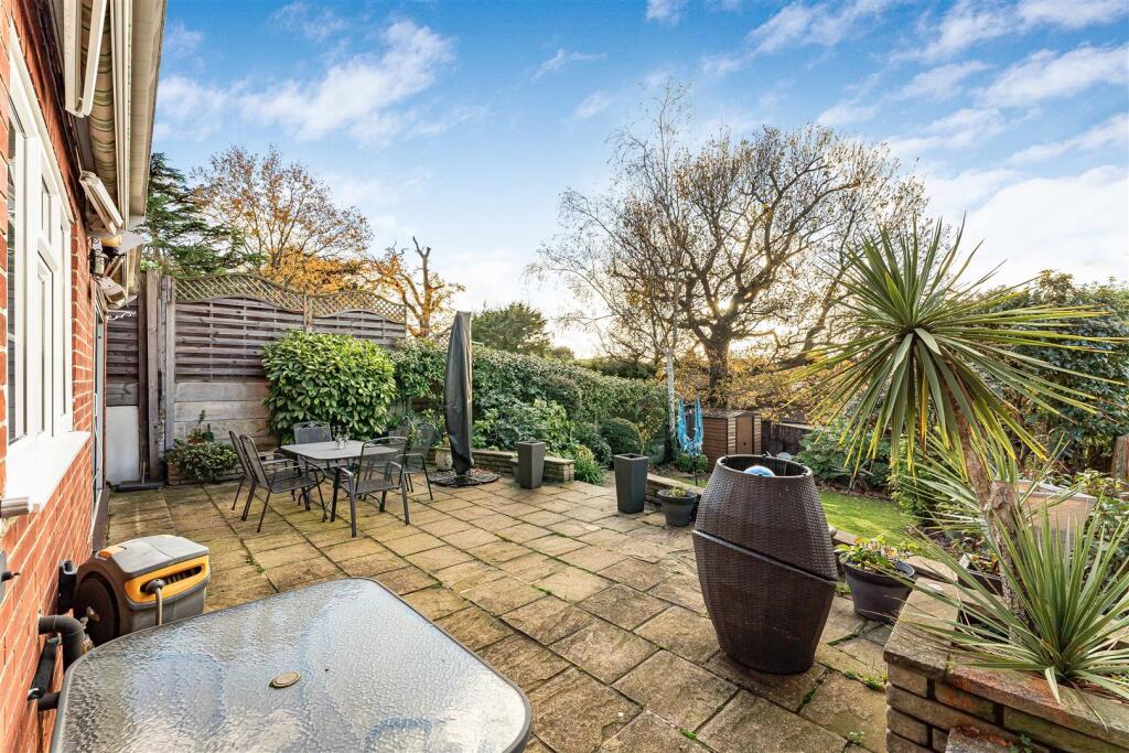 Great Oaks, Chigwell – pohled 3