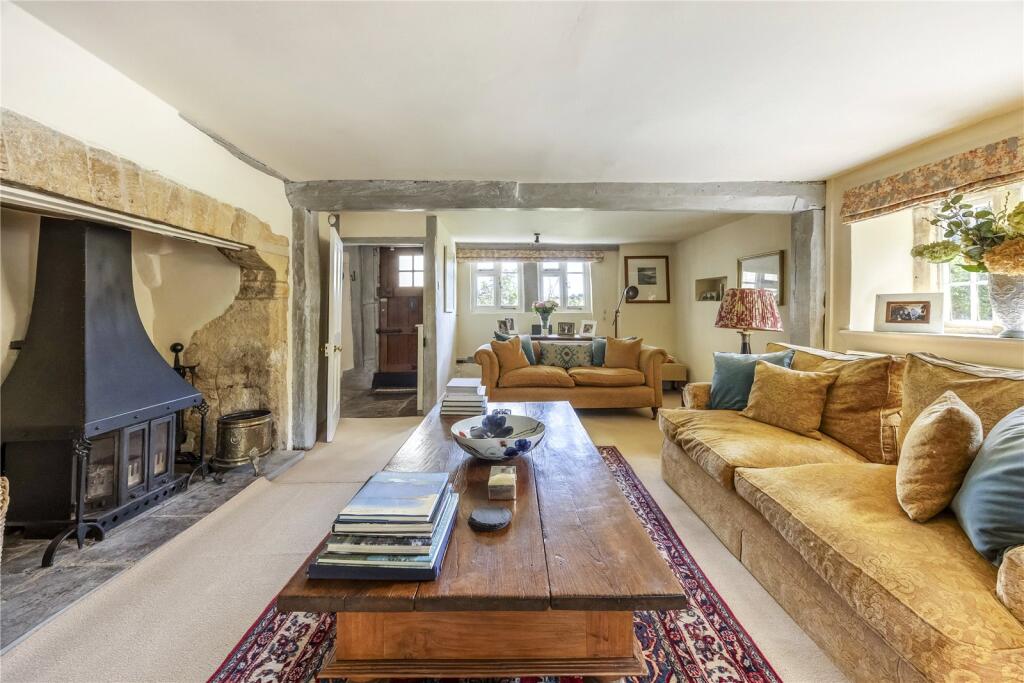 House in Gloucester - View 4