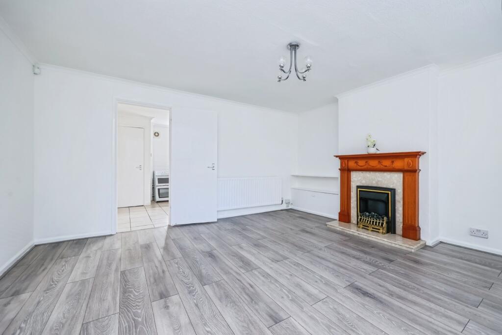 Gardendale Avenue, Clifton, Nottingham, NG11 - View 5