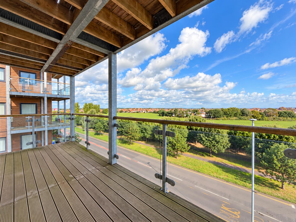 Apartment in Eastbourne, Regency Park, St Anthony's Hill - More