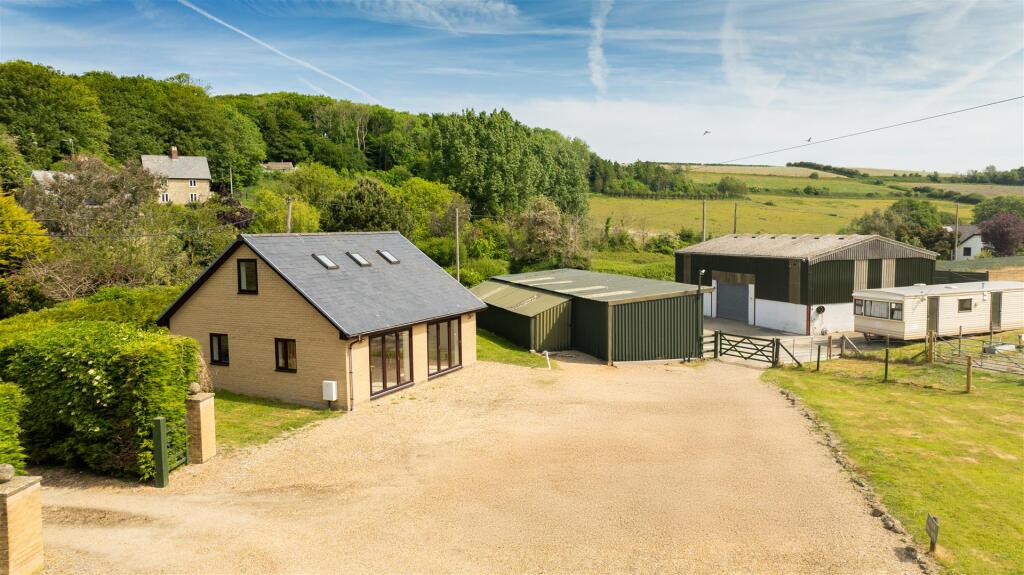 EQUESTRIAN LAND, SAND SCHOOL, OUTBUILDINGS AND DETACHED HOUSE - Newbarn Lane, Gatcombe, Newport - View 4