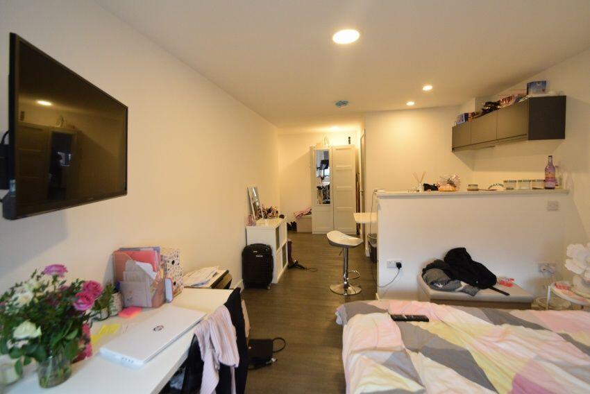Studio flat for rent