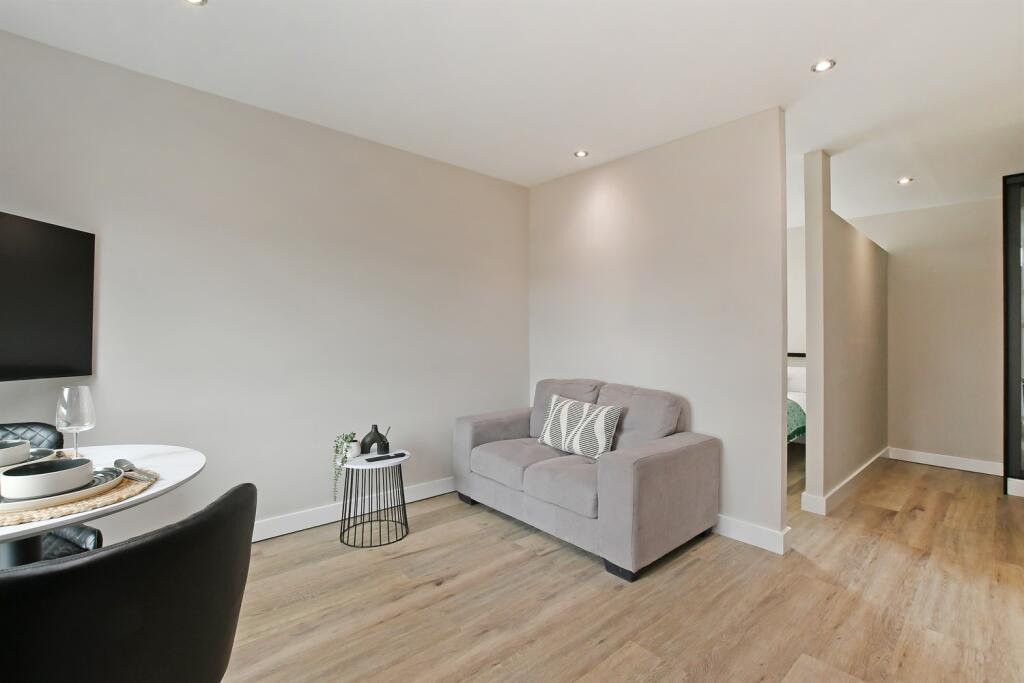 Apartment in Sheffield - View 5