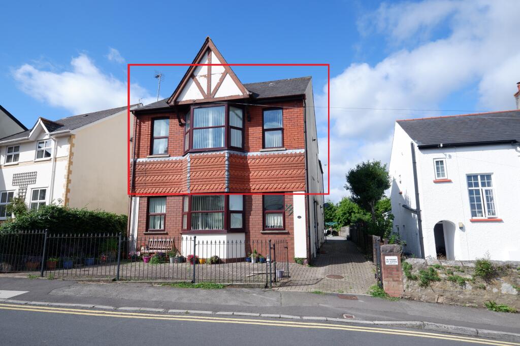 Main image of property: Flat 3, 9 Elm Grove Road, Dinas Powys CF64 4AA