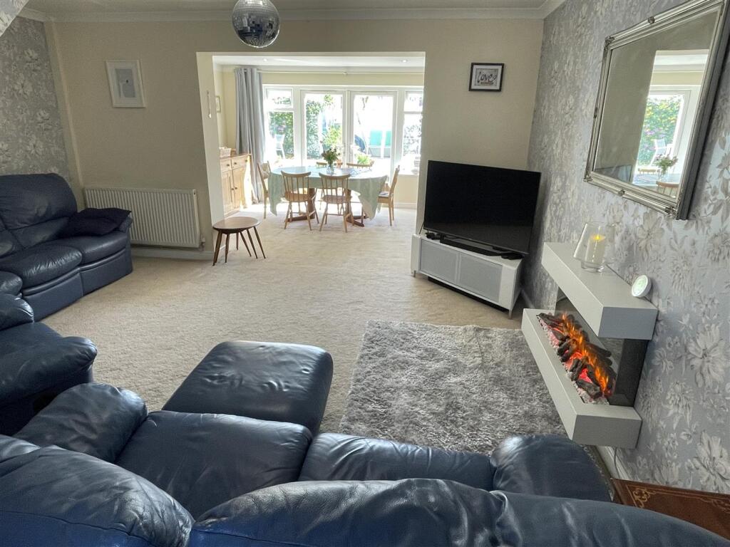 6, Lamberts Field, Bourton-On-The-Water, Cheltenham photo 4