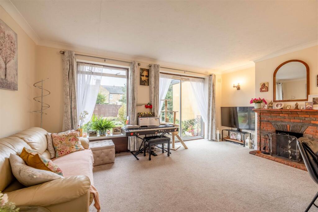 Sheepcote Road, Eton Wick, Windsor photo 3