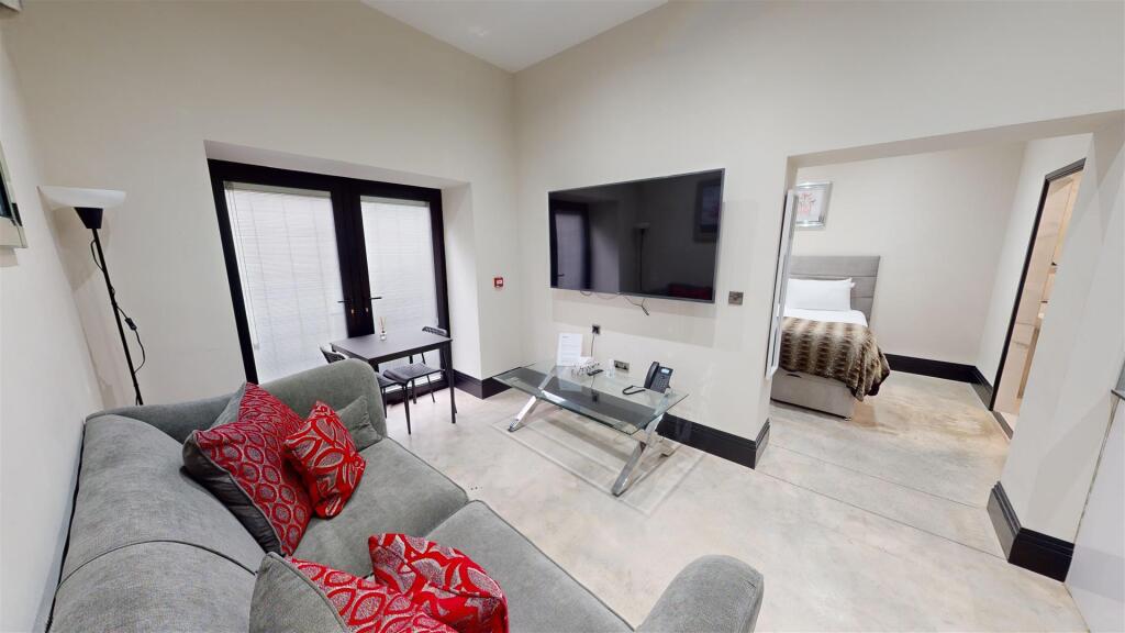 Apartment in Preston - More