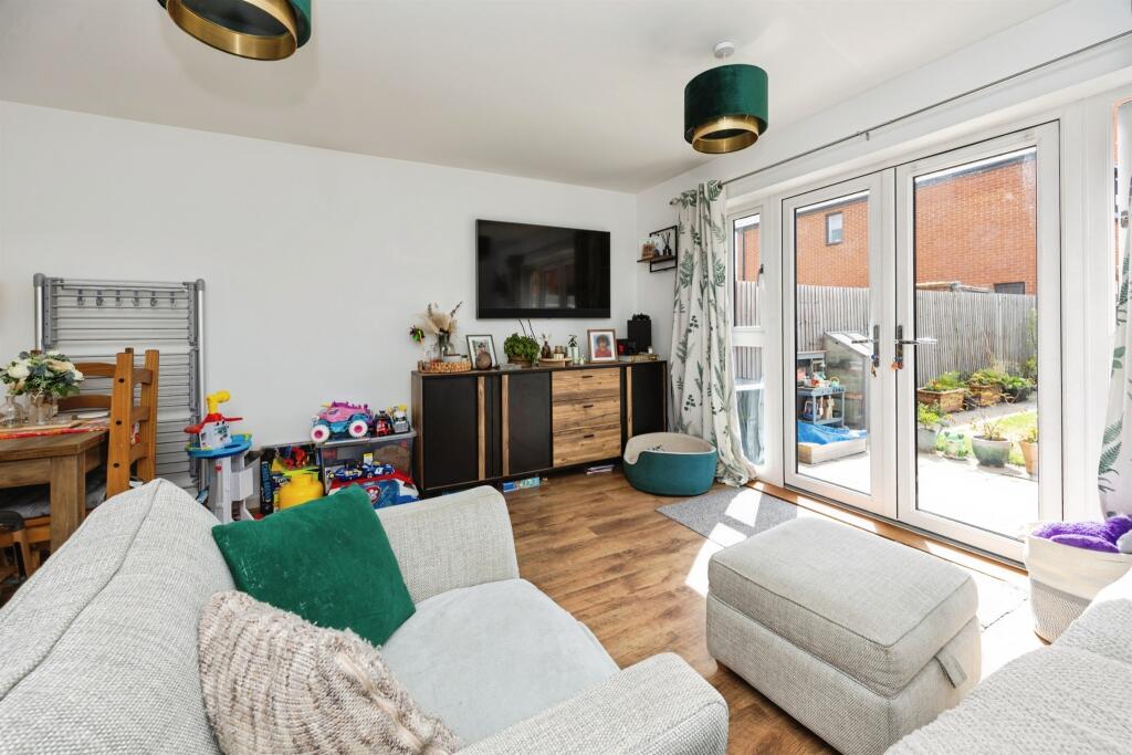 House in Ashford, Repton Park South, South Ashford - More
