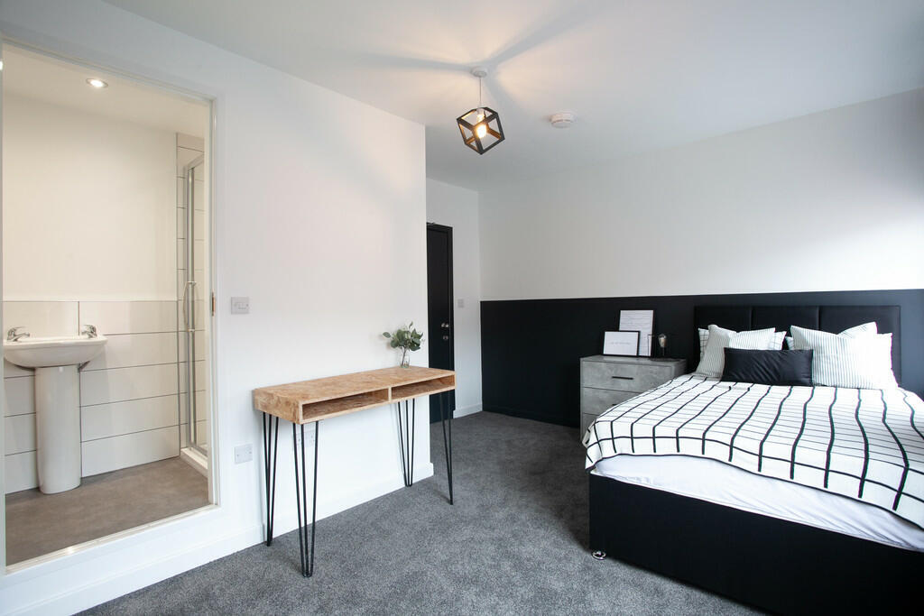 House in Manchester, Greater Manchester - View 2
