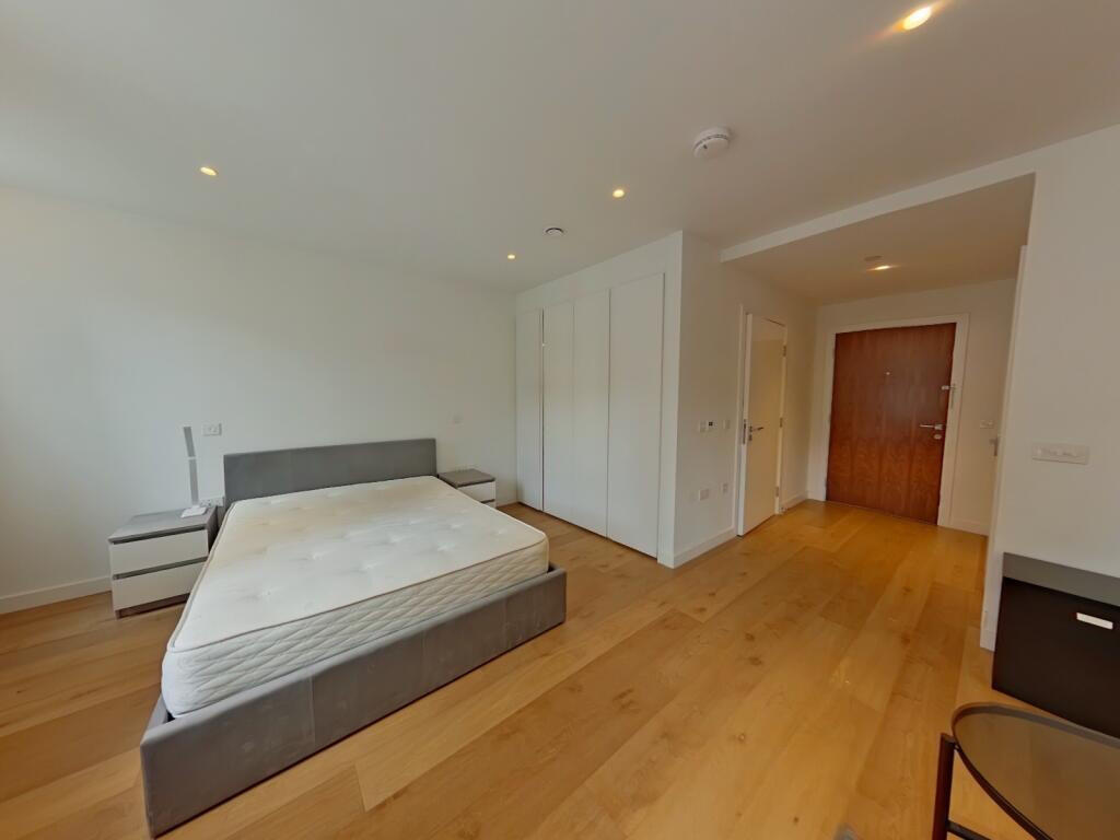 Apartment in London - More