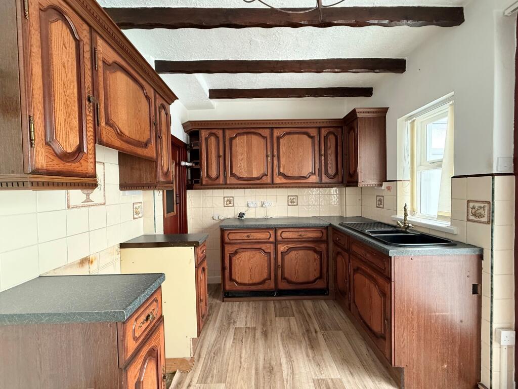 House in Stoke-on-Trent - More