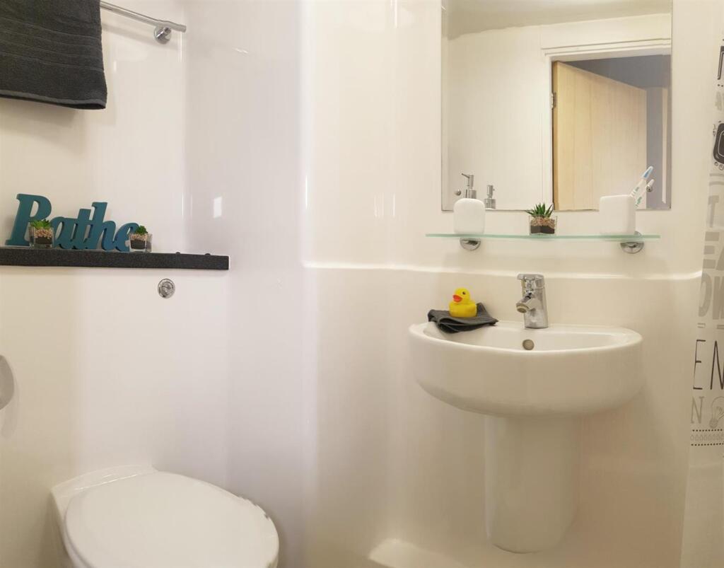 Apartment in Loughborough, Nanpantan - View 4
