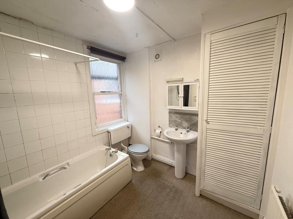 Apartment in Nottingham, Gedling - View 4