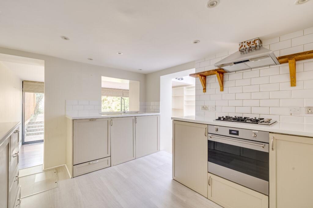 Barclay Road, Fulham Broadway, SW6 - View 3