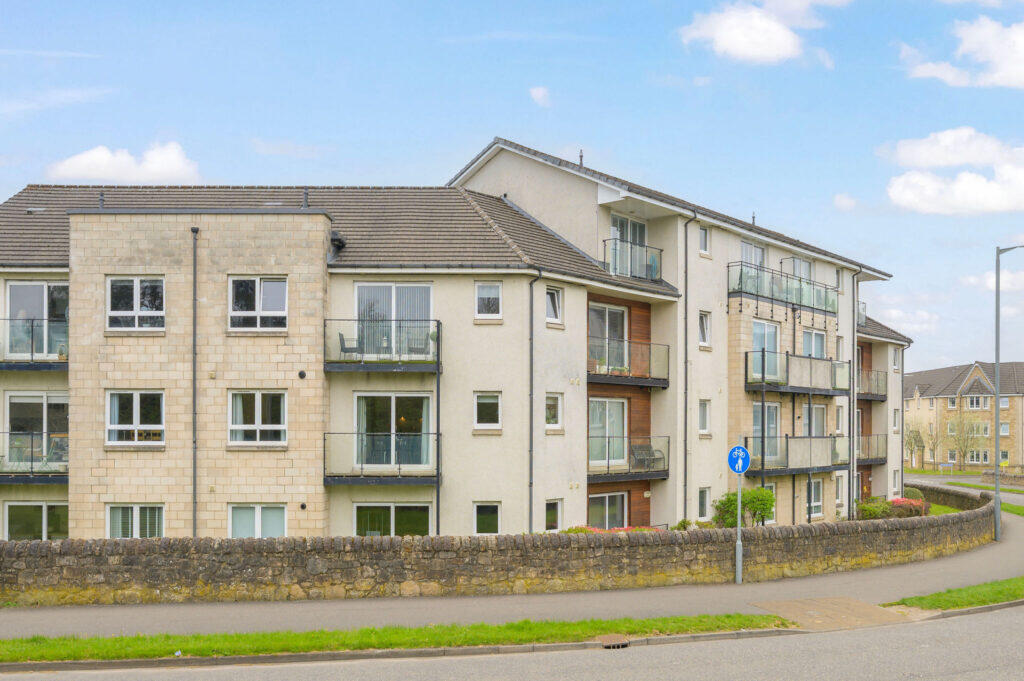 Main image of property: Flat 4, 19 Stance Place, Larbert FK5 4FA
