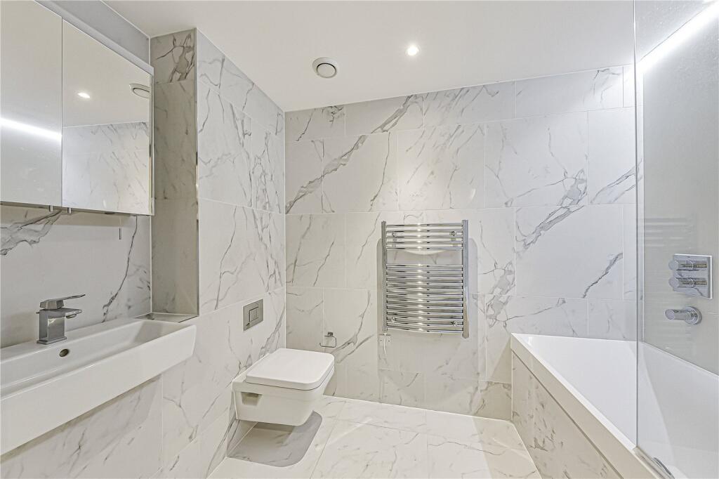 Apartment in London - View 5